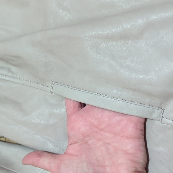 Hinge Designed in Seattle Taupe buttery soft leather jacket ruffle trim sz L - Picture 9 of 13